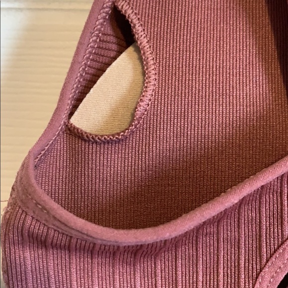 *SOLD* Gymshark Geo Seamless Sports Bra - Picture 2 of 4